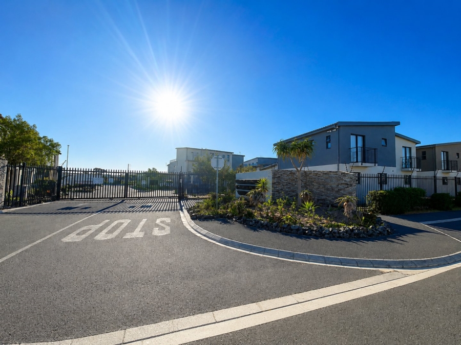 2 Bedroom Property for Sale in Parklands North Western Cape